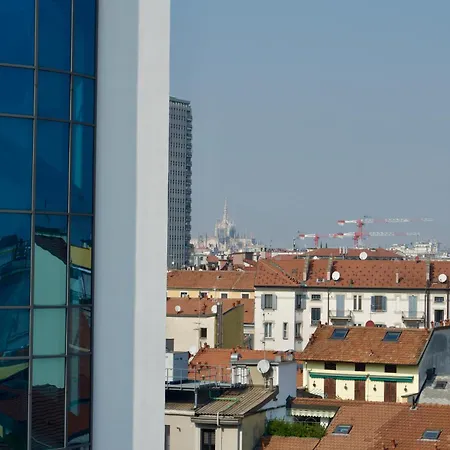 Con Vista Su Citta E Duomo Di