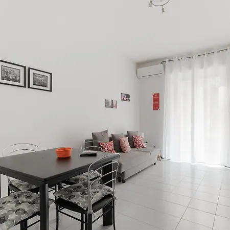 Appartamento Guesthost - Comfy M2 Udine Milano