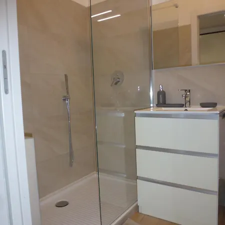 Elegant And Modern Two-room With Equipped Kitchen 밀라노