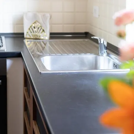 Apartament Elegant Near The Subway, Fast Wi-fi And Ac Mediolan