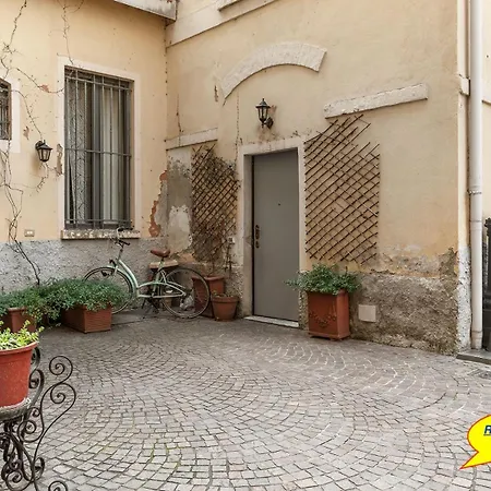 La - Restyling In Corso 2026 * Mailand