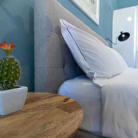 Bezzecca 12 * Milano