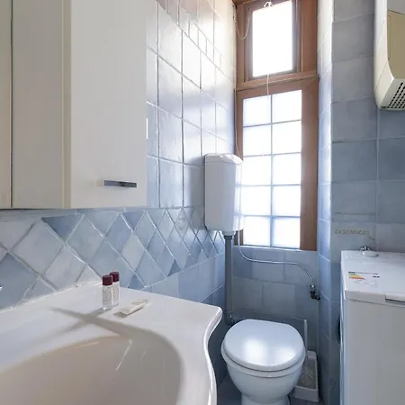 Guesthost - Comfy San Cristoforo Apartman Milánó