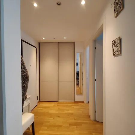 Casa Maclo 55sqm Cozy 2 Bdr Station Area *