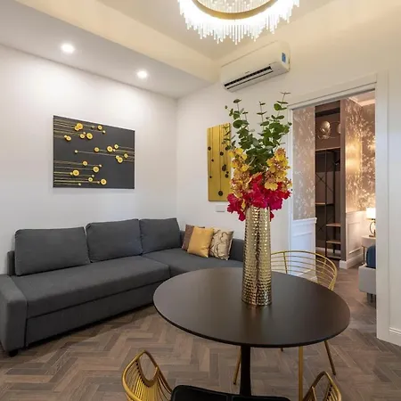 B - Diamond In The Center * Milan