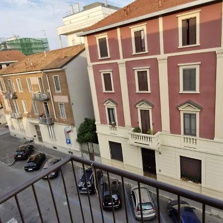 Luminoso Trilocale Vicino Stazione E M3 Rogoredo Ideale Per Lavoro Appartement Milan