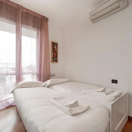 10 Minutes From Bocconi, Elegance And Comfort * מילאנו