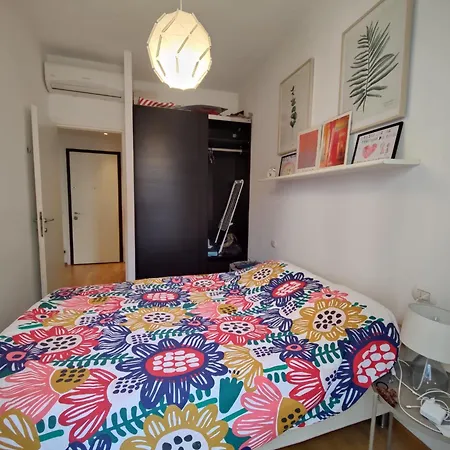 Casa Maclo 55sqm Cozy 2 Bdr Station Area Lägenhet