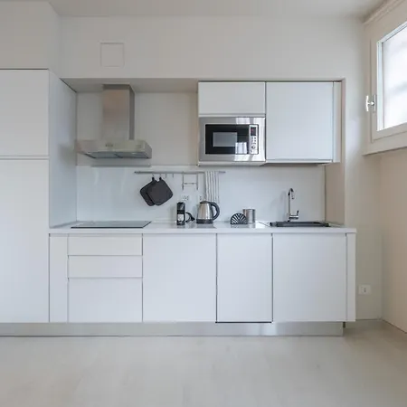 The South, Center, Arco Della Pace Daire