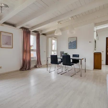 Lägenhet Bright Flat In The Heart Of Porta Venezia Milano