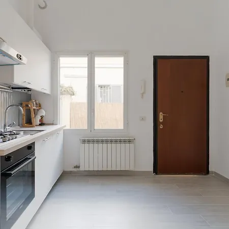 Guesthost - Patio Varesina Apartment Mailand