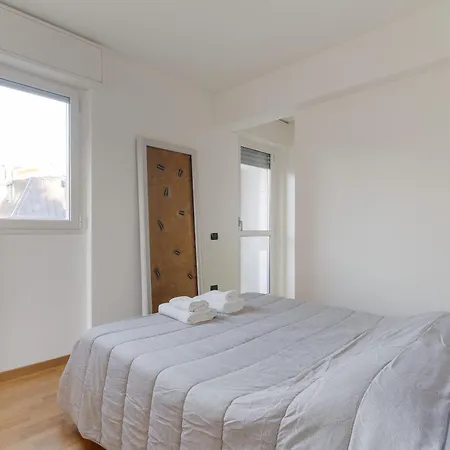 Appartement Guesthost - Bright M1 Precotto