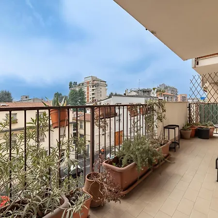 10 Minutes From Bocconi, Elegance And Comfort דירה מילאנו