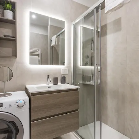 Regina24 Luxury - Elegante A Porta Venezia, 5 Min Dalla Metro شقة *