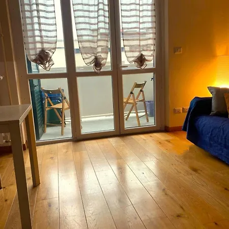 Near Linate Duomo And Station Minutes Away アパート