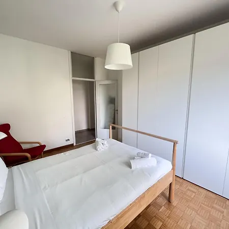 Monte Cristallo - Isola And Station * מילאנו