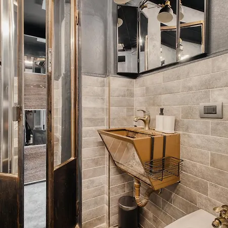 Nyc-style Industrial On Navigli Apartamento