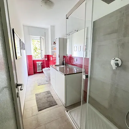 Monte Cristallo - Isola And Station מילאנו