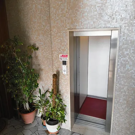 公寓 Attico Lux - Trilocale Con Garage Metropolitana Blu