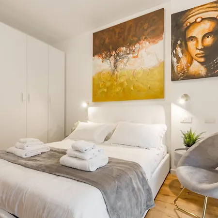 Regina24 Luxury - Elegante A Porta Venezia, 5 Min Dalla Metro Apartman