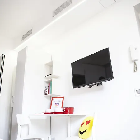 Daire Alessia's Flat - Sarpi 2 Milano
