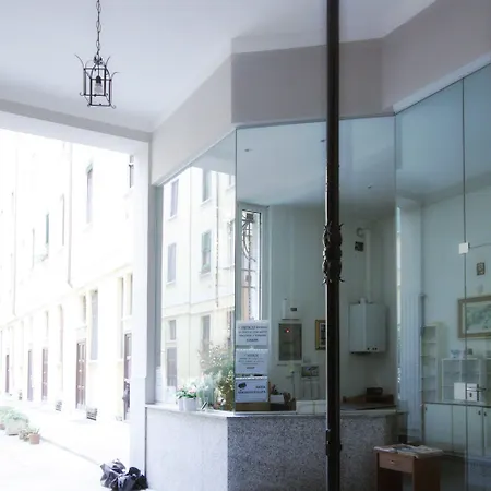 Colorful Porta Romana Daire