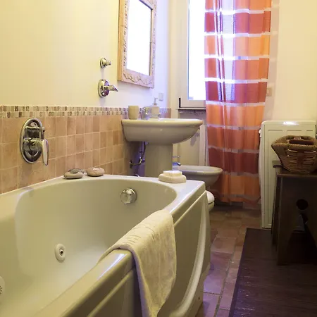 Joivy Warm Family Flat For 4 With Terrace In Appartamento