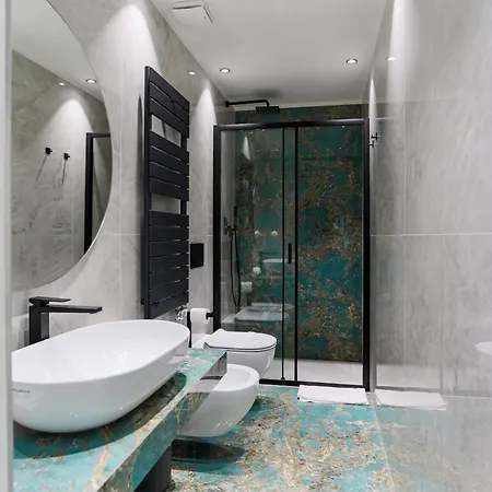 Yls Luxury 2 *