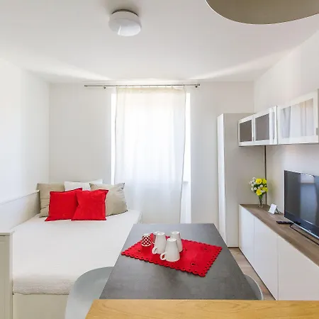 Daire Alessia's Flat - Sarpi 2 *