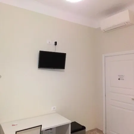 Emmy מלון *