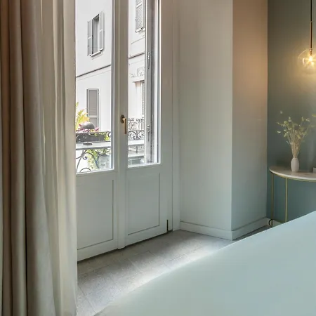 Pensión Younique Boutique Milán