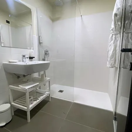 Hotell Country Borromeo 4*