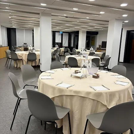 Hotell Country Borromeo 4*