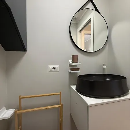 Modern Flat Near Fondazione Prada *