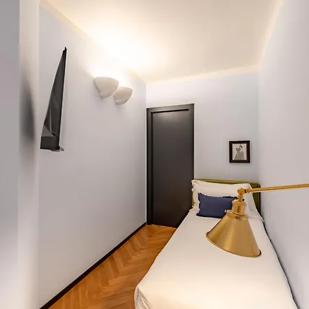 V-collection Solferino Milan