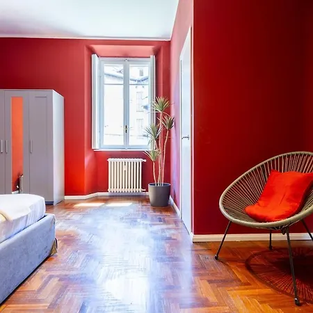 Апартаменты Shopping District -200 Mq - 8 People