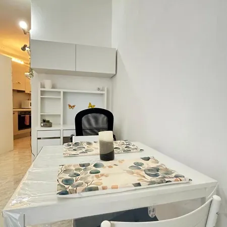 Apartman Angolo Verde, Metro Dergano *