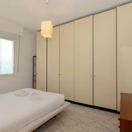 Modern 2br With Metro Access شقة