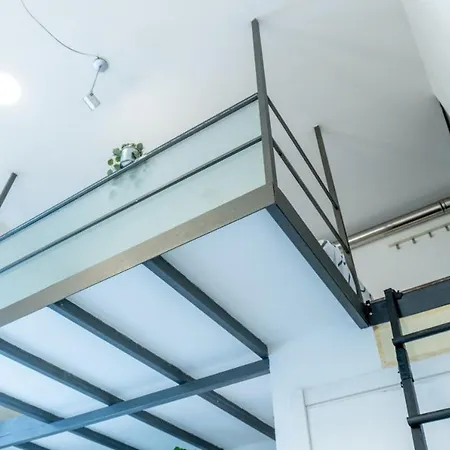 아파트 Close Station New Mini Loft Ac Wifi *
