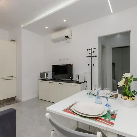 Vivimihome - Ronchi House Appartement *