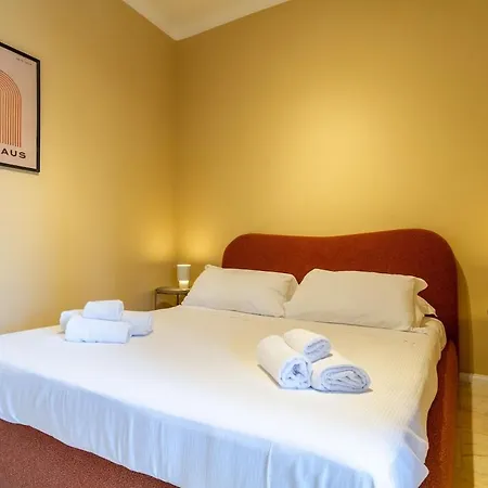 Shopping District -200 Mq - 8 People