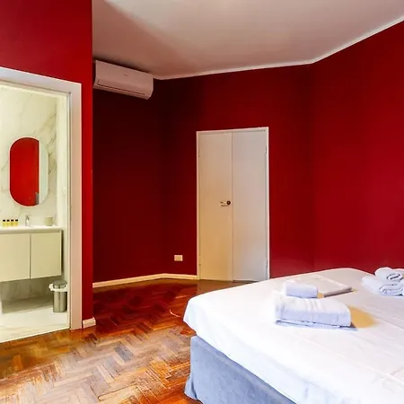 Апартаменты Shopping District -200 Mq - 8 People