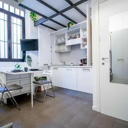 아파트 Close Station New Mini Loft Ac Wifi *