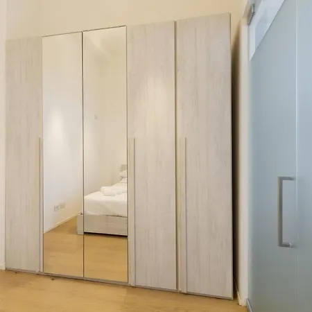 Shopping District 5 * Μιλάνο