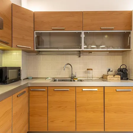 Sansiro75 Large Three-rooms With Private Garage Milaan