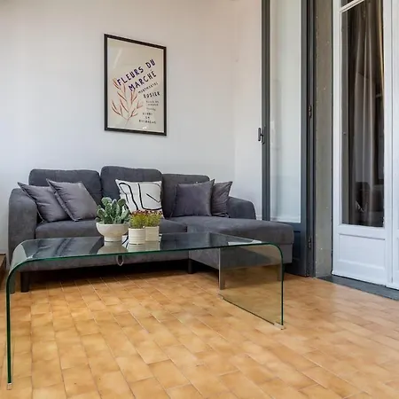 Shopping District -200 Mq - 8 People Milano