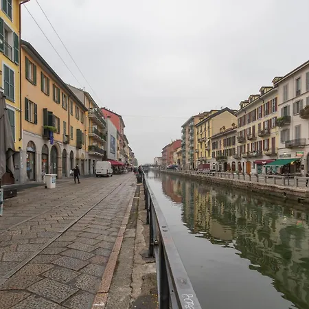 I-host - Ripa Navigli *