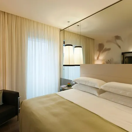 Szálloda Starhotels Echo Milánó