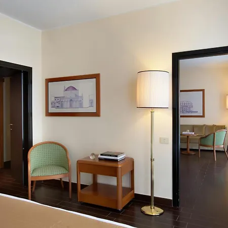 スターホテルズ ビジネス パレス