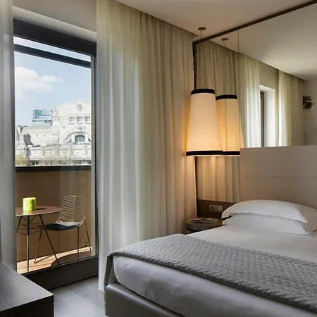 Szálloda Starhotels Echo Milánó